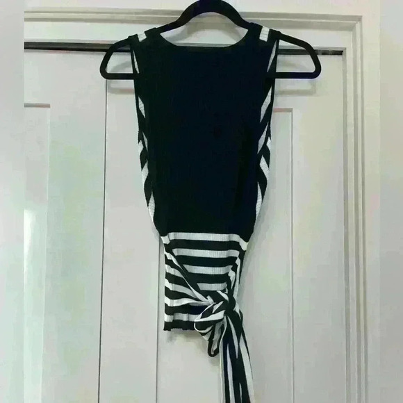 Parker Women’s Striped Winifred Knit Top. Size medium. - Picture 7 of 9